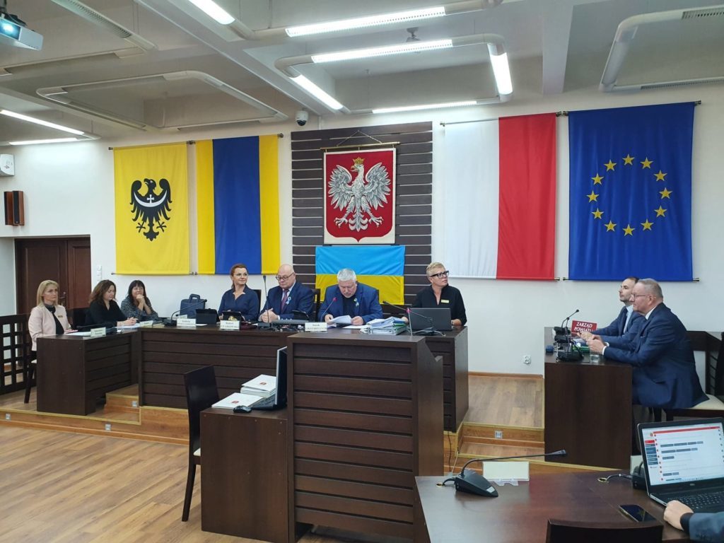 Zdjęcie z sesji Rady Powiatu Dzierżoniowskiego