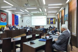 Zdjęcie radnych podczas sesji Rady Powiatu Dzierżoniowskiego