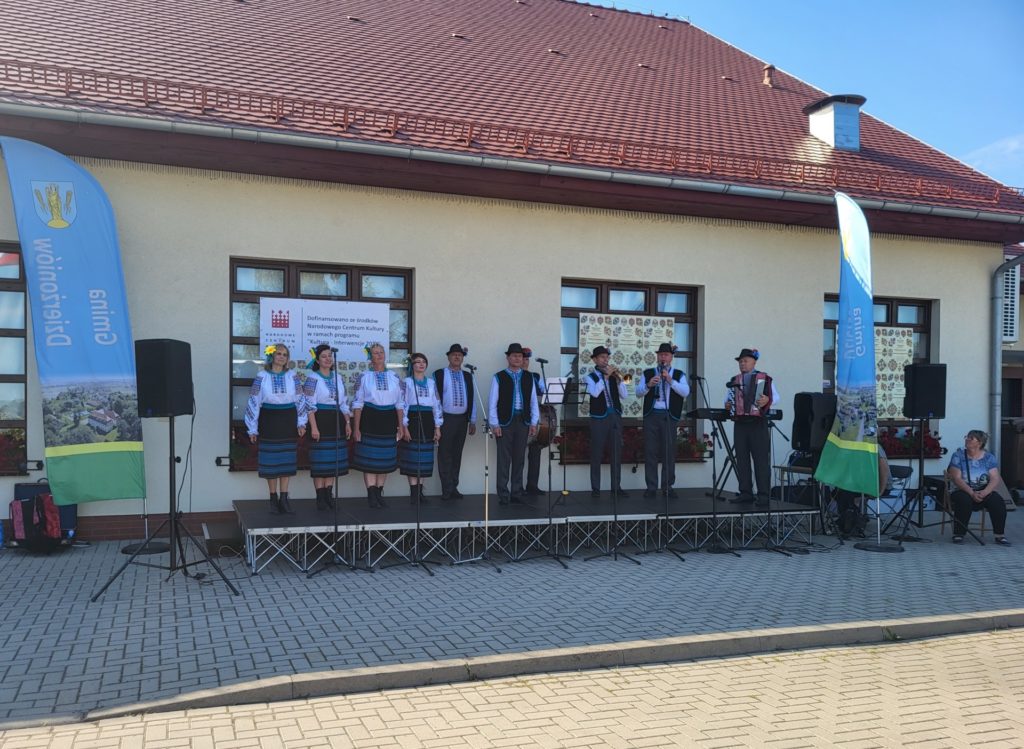 Zespół z Ukrainy podczas występu na Bukowińskich Spotkaniach
