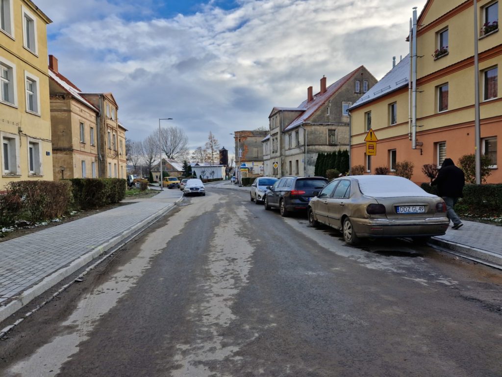 ulica Piastowska w Piławie Górnej 