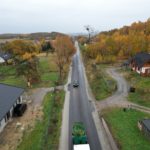 widok z drona na drogę od strony Byszowa