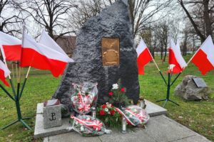 pomnik Żołnierzy Wyklętych na ulicy Bielawskiej w Dzierżoniowie