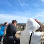 Młodzieżowy Zespół Doradczy Powiatu Dzierżoniowskiego na wieży ratusza miejskiego