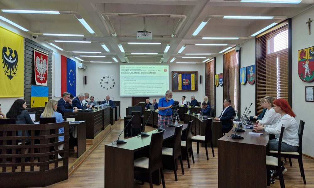 zdjęcie z sesji Rady Powiatu Dzierżoniowskiego