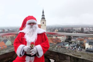 Święty Mikołaj na wieży ratuszowej