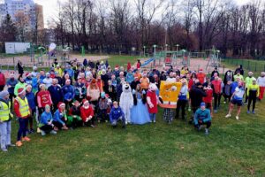 Uczestnicy inaguracyjnego Parkrunu w Dzierżoniowie