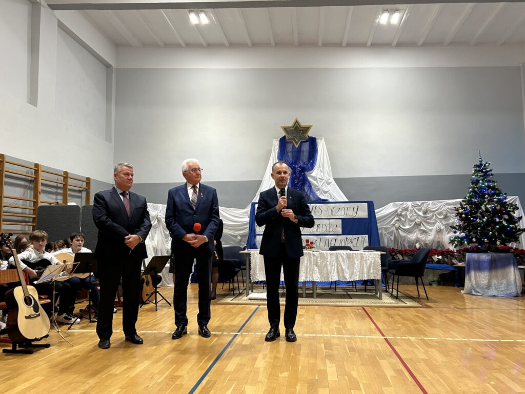 władze na wigilii dla kombatantów 2024