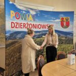 Sekretarz z z laureatka wyróżnienia w konkursie Powiatowe Love