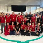 zapaśnicy z medalami na zawodach
