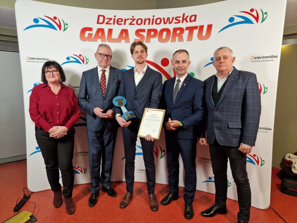 starosta, wicestarosta i wiceprzewodniczący z Pawłem Juraszkiem