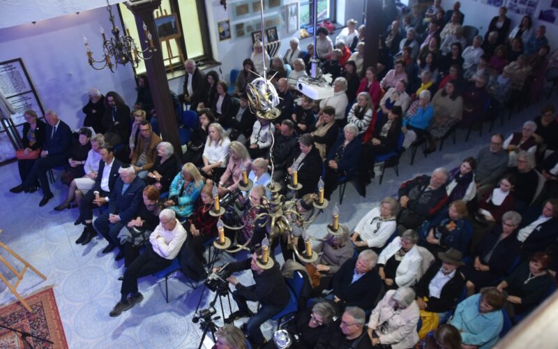 koncert w synagodze Rutika zdjęcie widowni