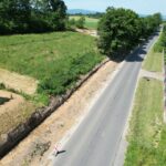widok na rozpoczęte prace przy budowie ścieżki pieszo - rowerowej 4