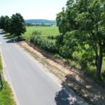 widok na rozpoczęte prace przy budowie ścieżki pieszo - rowerowej 2