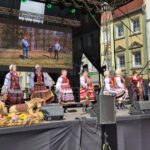 występ zespołu folklorystycznego 2