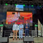 Starosta Dzierżoniowski Grzegorz Kosowski, burmistrz Niemczy Rafał Pawłowski, zastępca dyrektora ds. Arboretum Wojsławice Tomasz Dymny 1