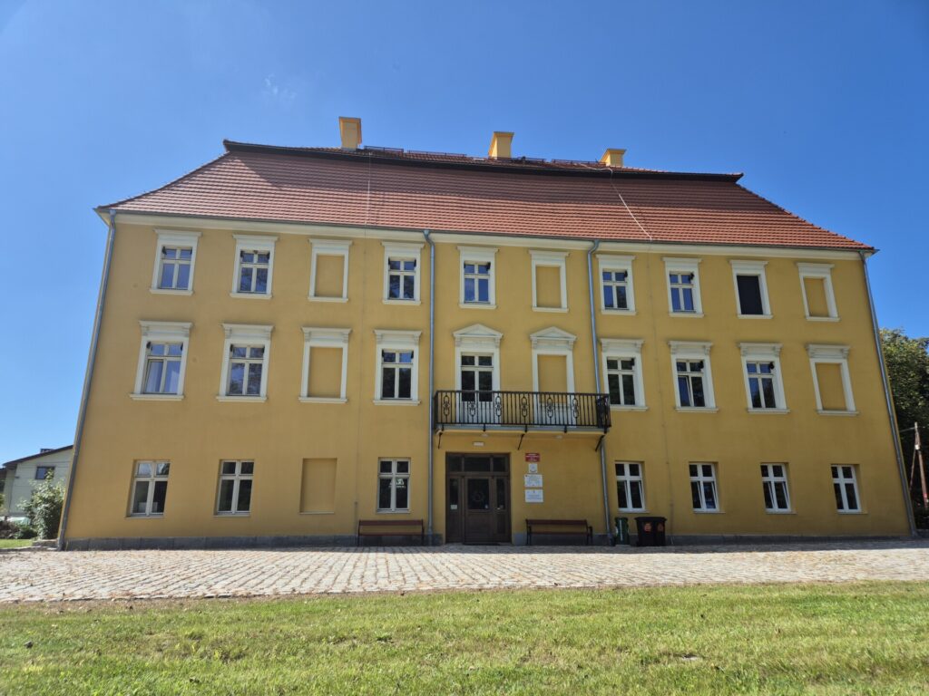 Pałac w Kiełczynie z zewnątrz