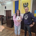 wręczenie nominacji, wspólne zdjęcie z wicestarostą