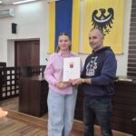 wręczenie nominacji, wspólne zdjęcie z wicestarostą