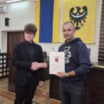 wręczenie nominacji, wspólne zdjęcie z wicestarostą