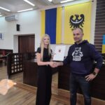 wręczenie nominacji, wspólne zdjęcie z wicestarostą