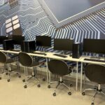 sprzęt komputerowy w pracowni informatycznej