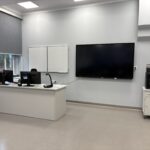 sprzęt komputerowy w pracowni informatycznej