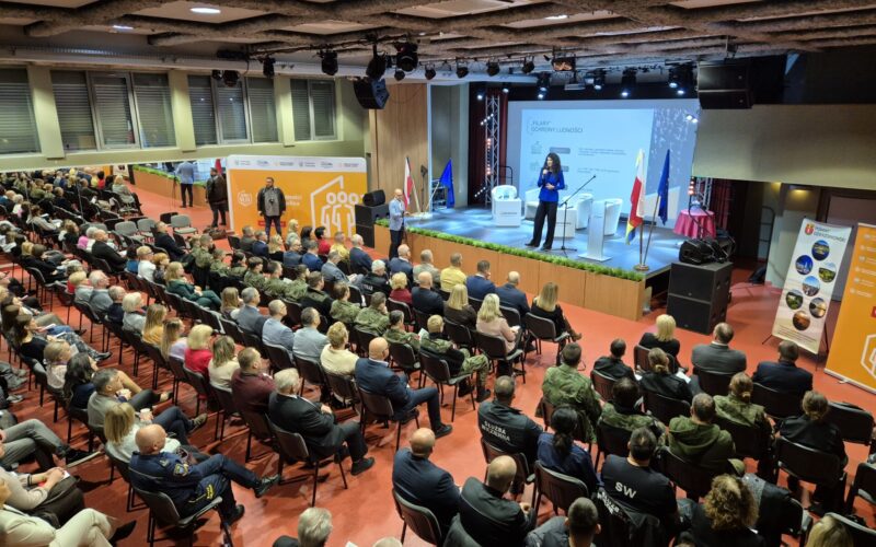 Anna Żabska podczas wystąpienia