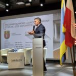 wójt gminy Łagiewniki podczas wystąpienia