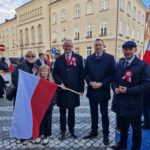 przedstawiciele powiatu na dzierżoniowskim rynku