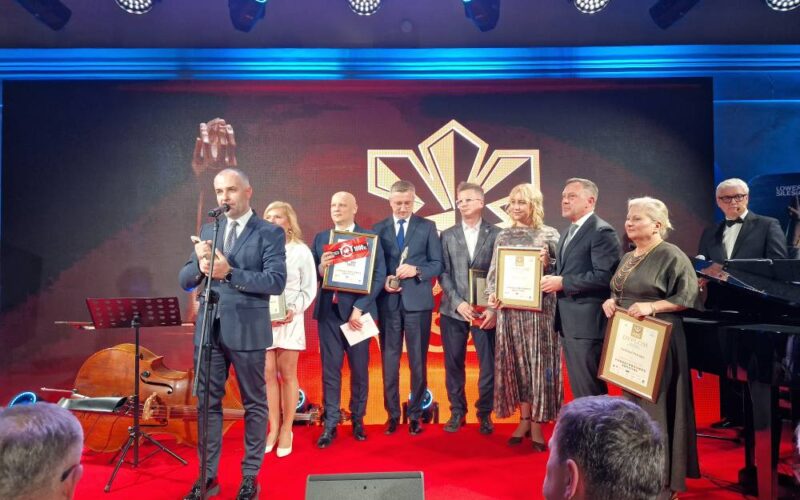 wicestarosta Andrzej Bolisęga podczas gali sudeckie kryształy