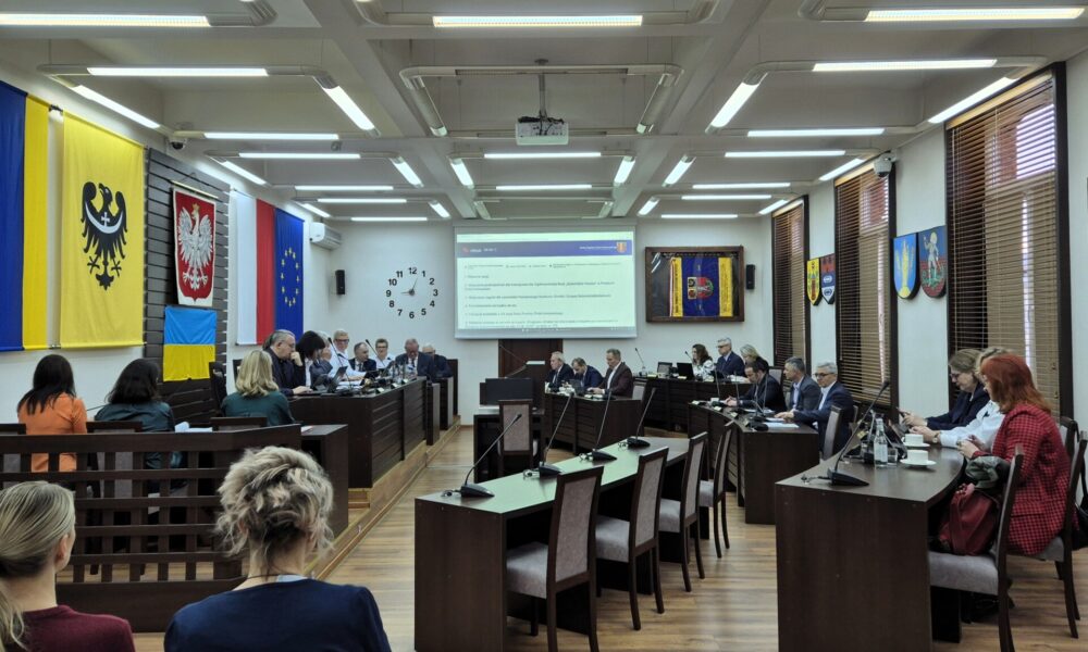 widok na salę narad podczas sesji