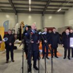 poseł na sejm podczas konferencji