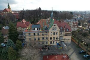 widok na budynek ZS nr 1