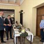 Starosta i dyrektor zs2 przy stole konkursowym 1