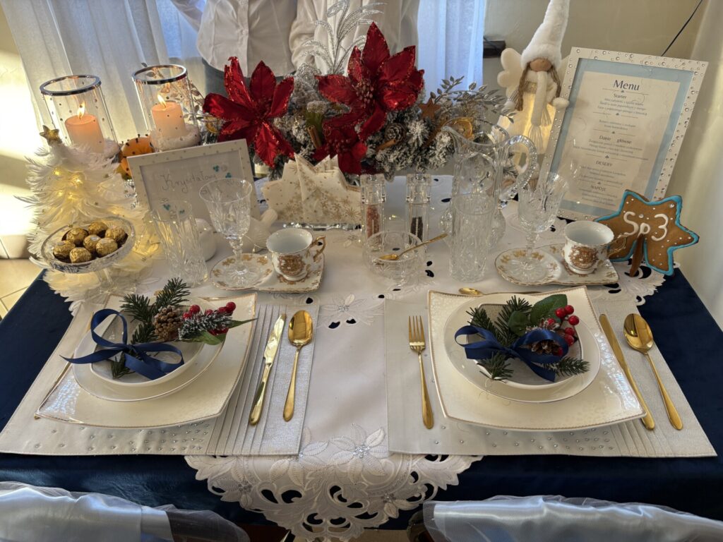 zbliżenie na stół konkursowy 6