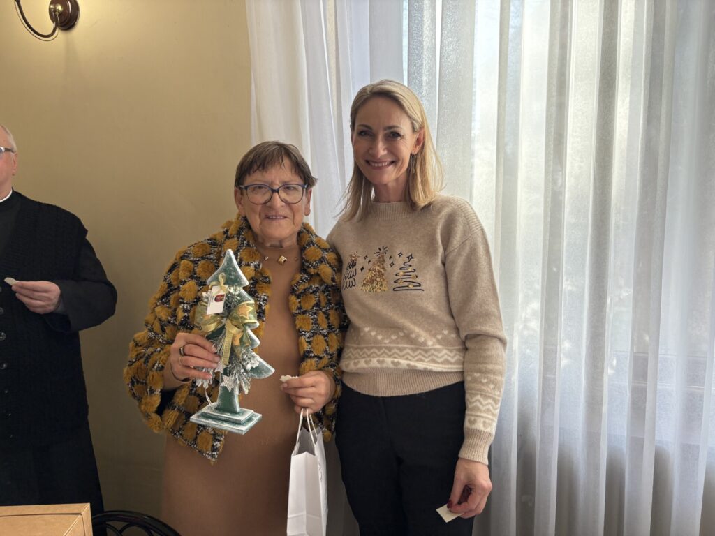 sekretarz Izabela Szygudzińska na spotkaniu wigilijnym