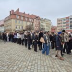 widok na tańczących poloneza