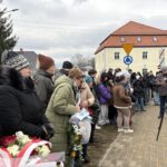 widok na uczestników uroczystości 1