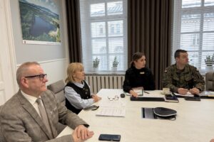 starosta Grzegorz Kosowski, dyrektor wydziału bezpieczeństwa i spraw obywatelskich Grażyna Wójcik