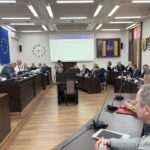 widok na salę sesyjną i uczestników sesji