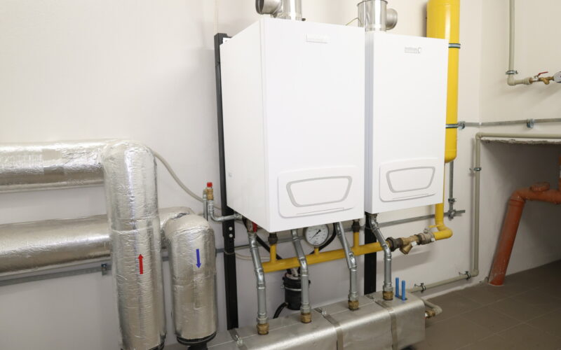 zbliżenie na piece w kotłowni w ZS nr 1