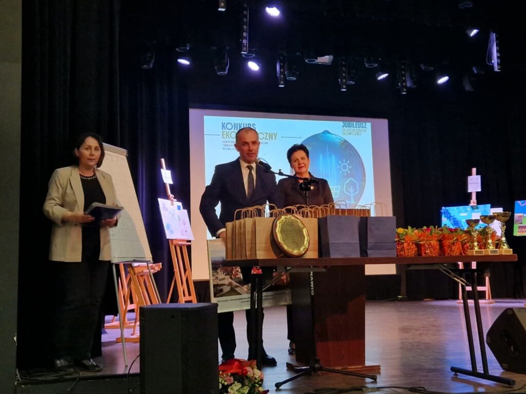 wicestarosta z dyrektor wydziału edukacji