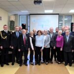 kombatanci wraz ze służbami