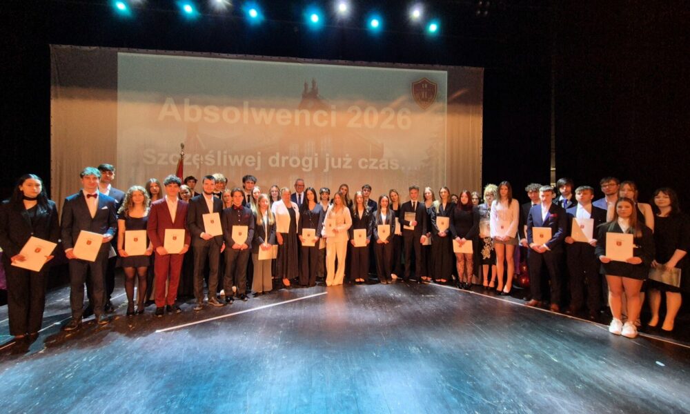 starosta z laureatami złotego prymusa z 2 LO