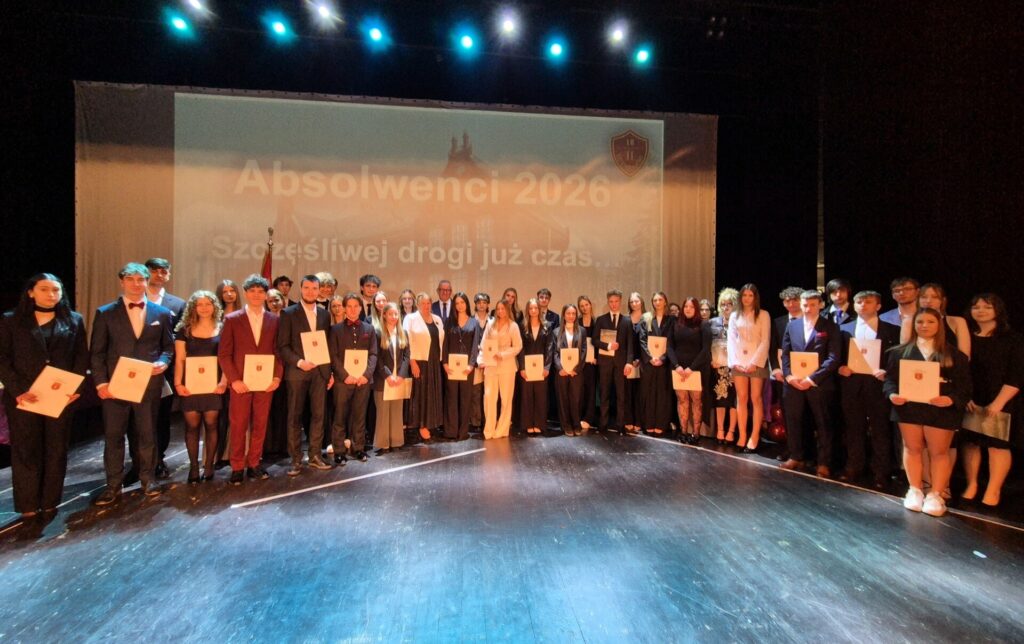 starosta z laureatami złotego prymusa z 2 LO