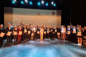 starosta z laureatami złotego prymusa z 2 LO