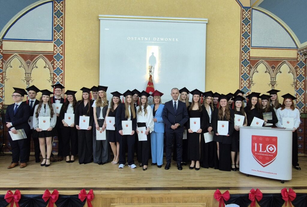 wicestarosta z laureatami złotego prymusa z 1 LO