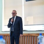 zbliżenie na starostę podczas otwarcia konkursu ekoSowy