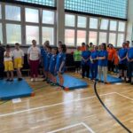 zbliżenie na dzieci podczas otwarcia Olimpiady Specjalnej 2