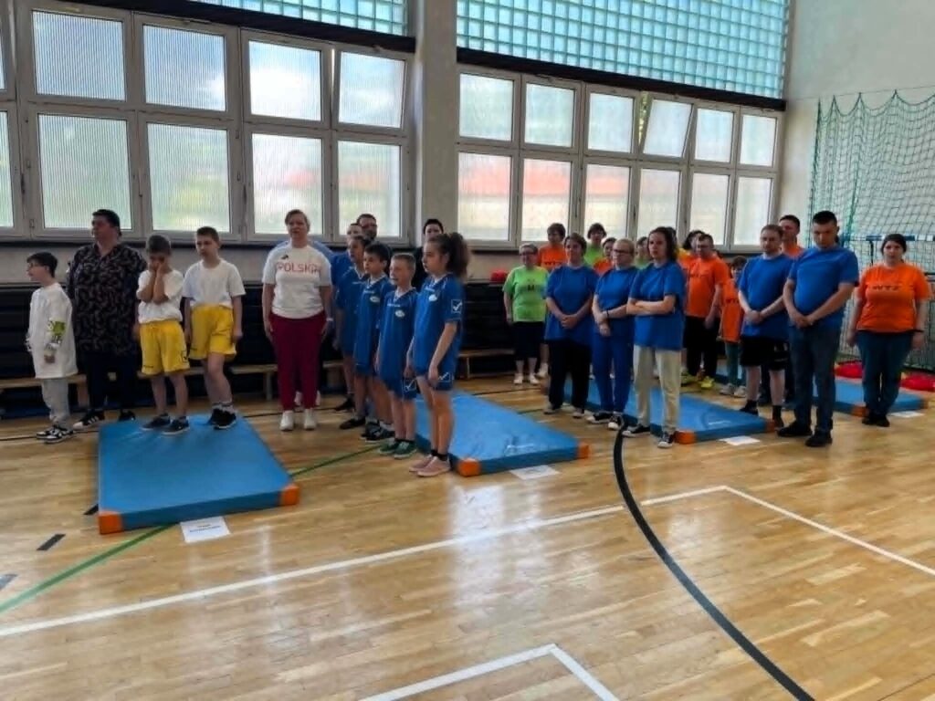 dzieci podczas olimpiady specjalnej